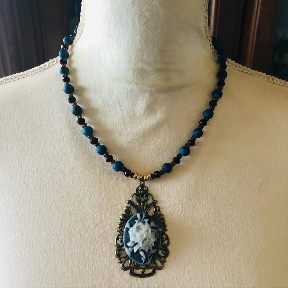 Handcrafted rose cameo filigree genuine dragon vein agate stone necklace